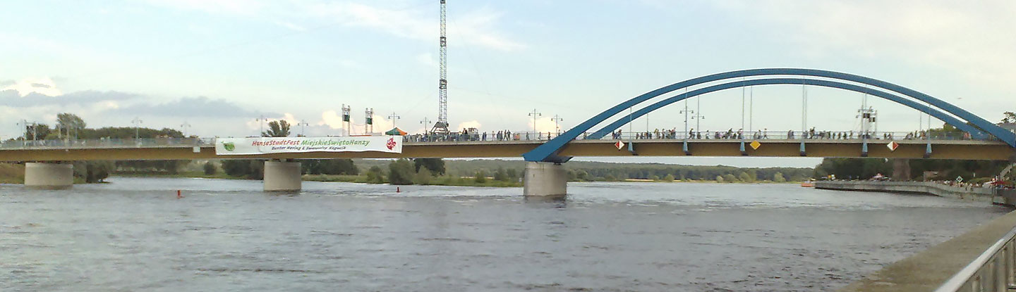 Stadtbrücke zwischen Frankfurt (Oder) - Słubice über den Grenzfluss Oder